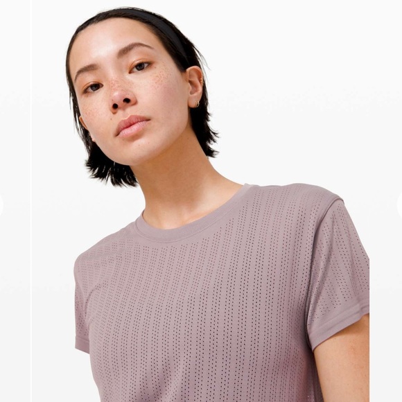 NWT! Lululemon ‘Train to Be Short Sleeve’ - Picture 2 of 5